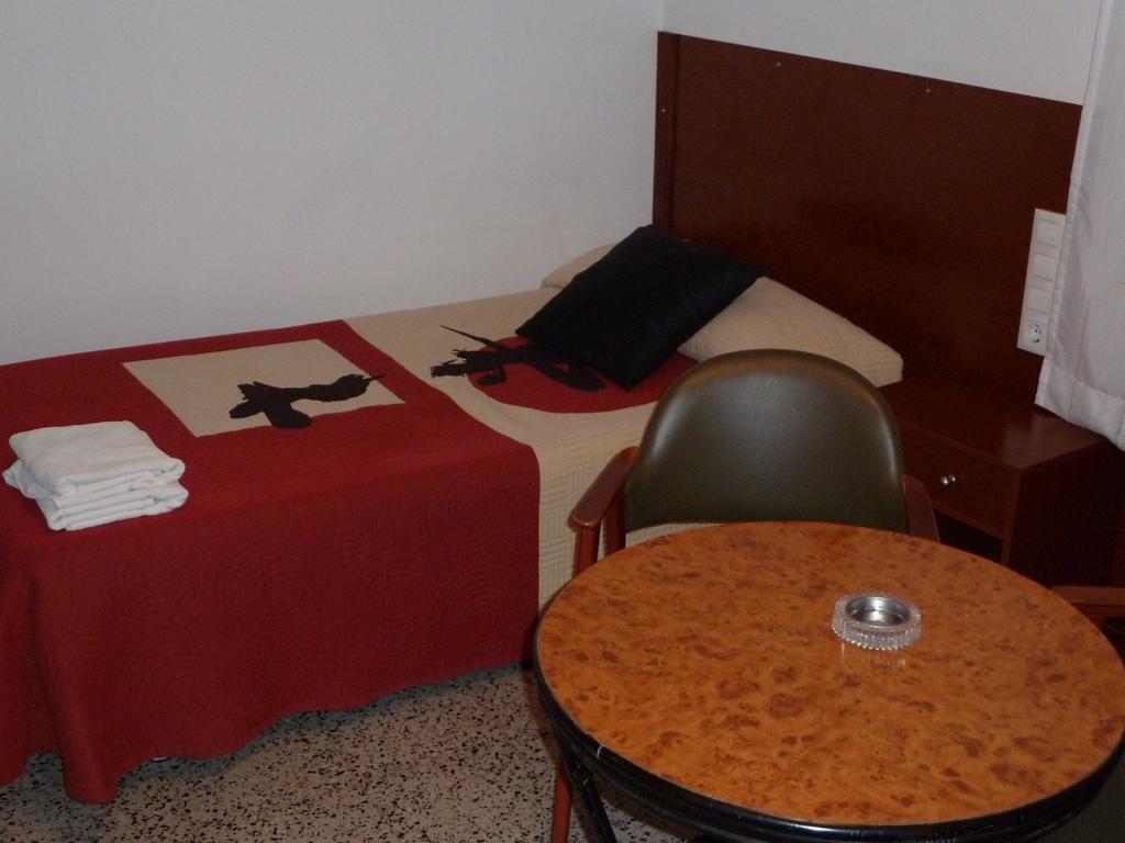 Restaurant Fonda Giralt Otel Amer Oda fotoğraf